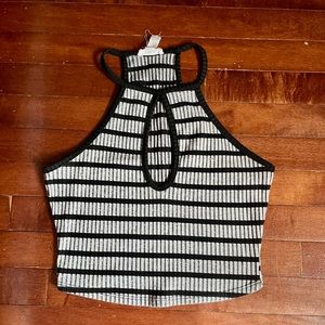 Full Tilt Knit Keyhole Crop Top M
